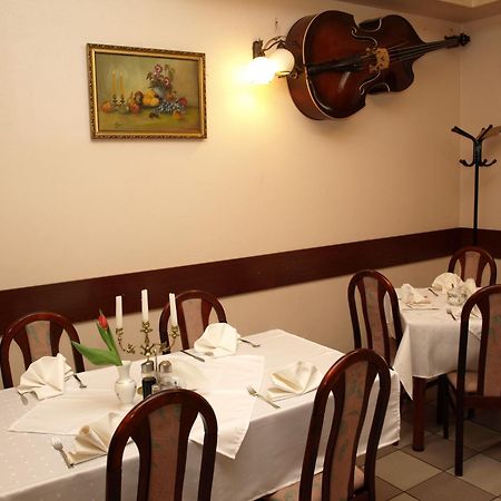 Hotel Relaks Wola Ducka Ngoại thất bức ảnh