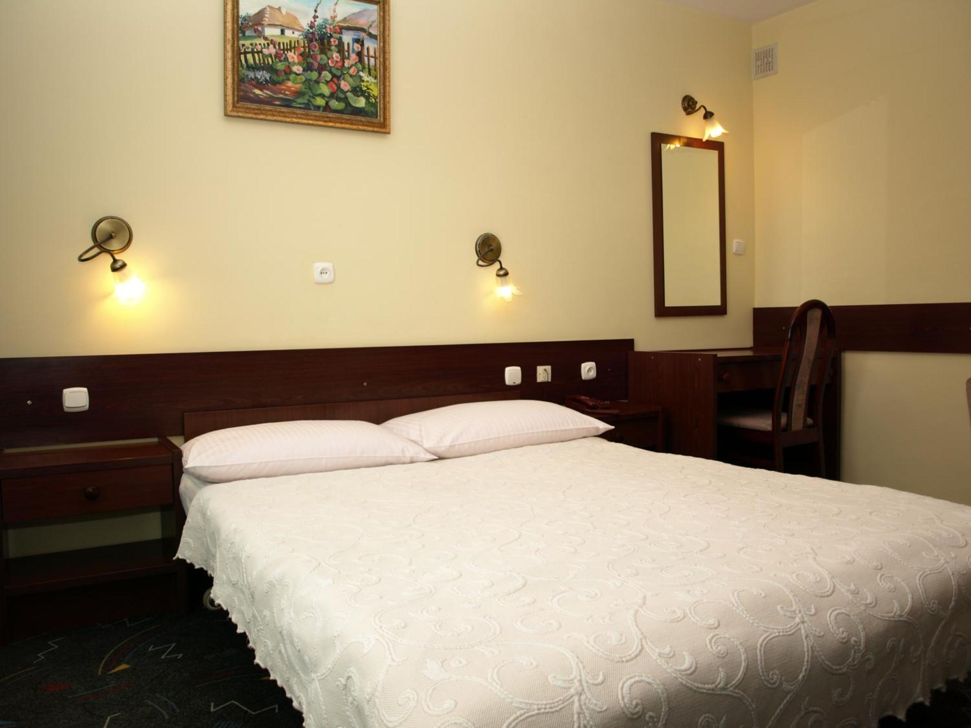 Hotel Relaks Wola Ducka Ngoại thất bức ảnh