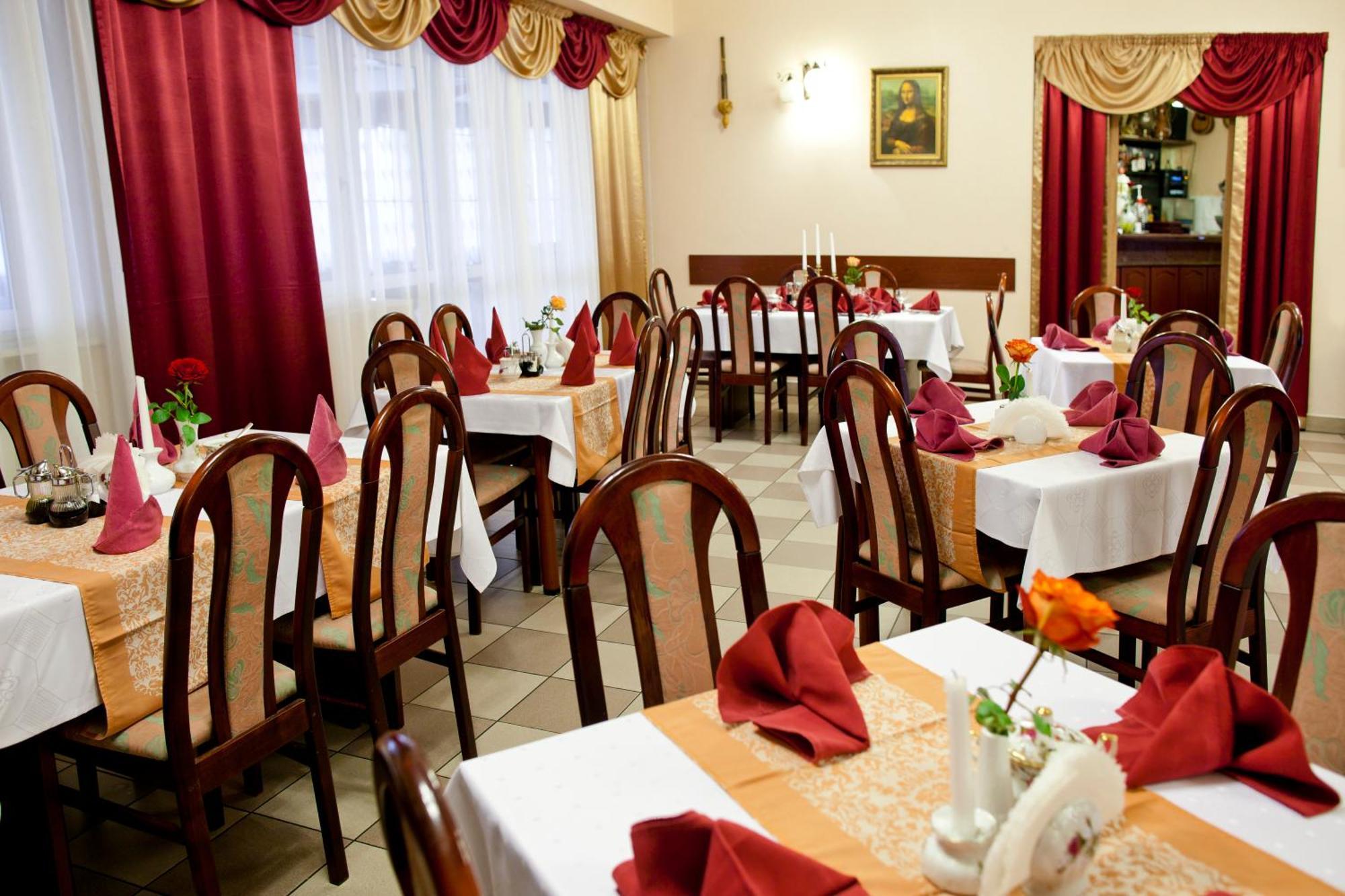 Hotel Relaks Wola Ducka Ngoại thất bức ảnh