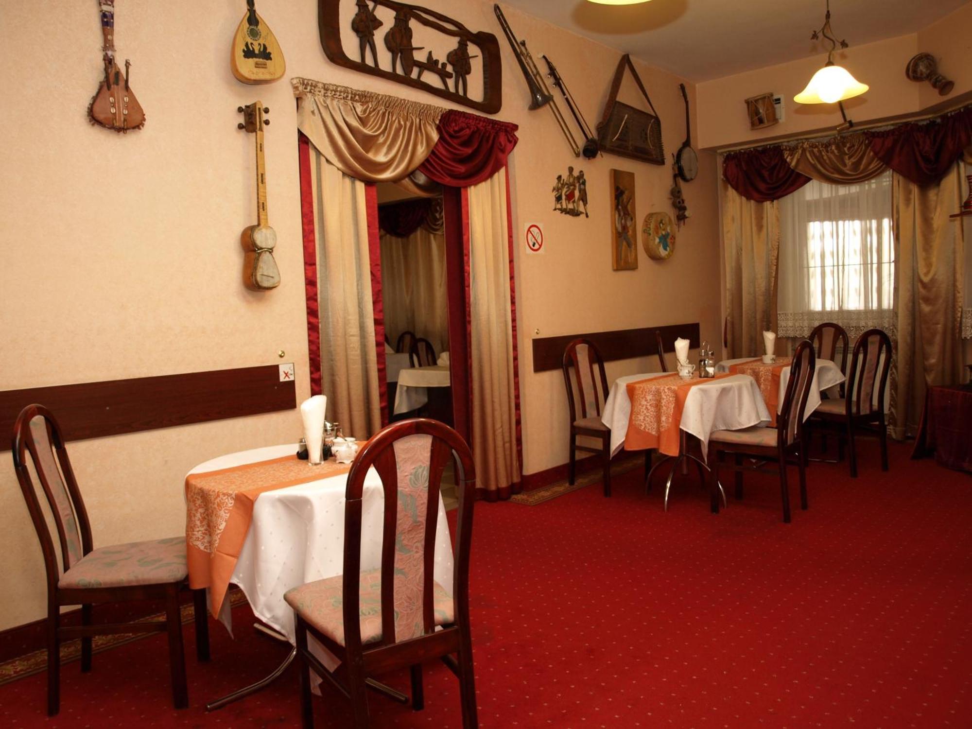 Hotel Relaks Wola Ducka Ngoại thất bức ảnh