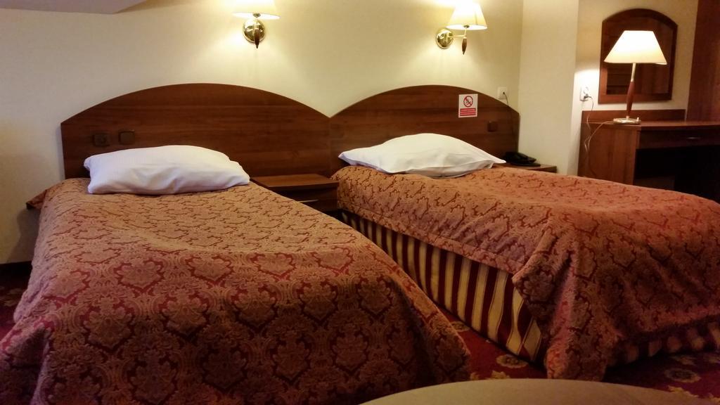Hotel Relaks Wola Ducka Ngoại thất bức ảnh