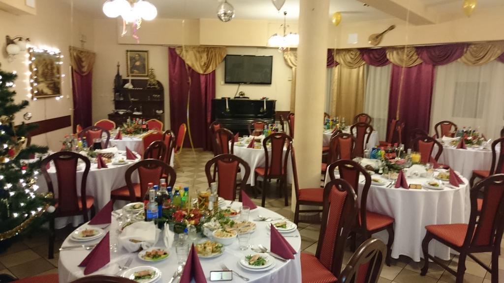 Hotel Relaks Wola Ducka Ngoại thất bức ảnh