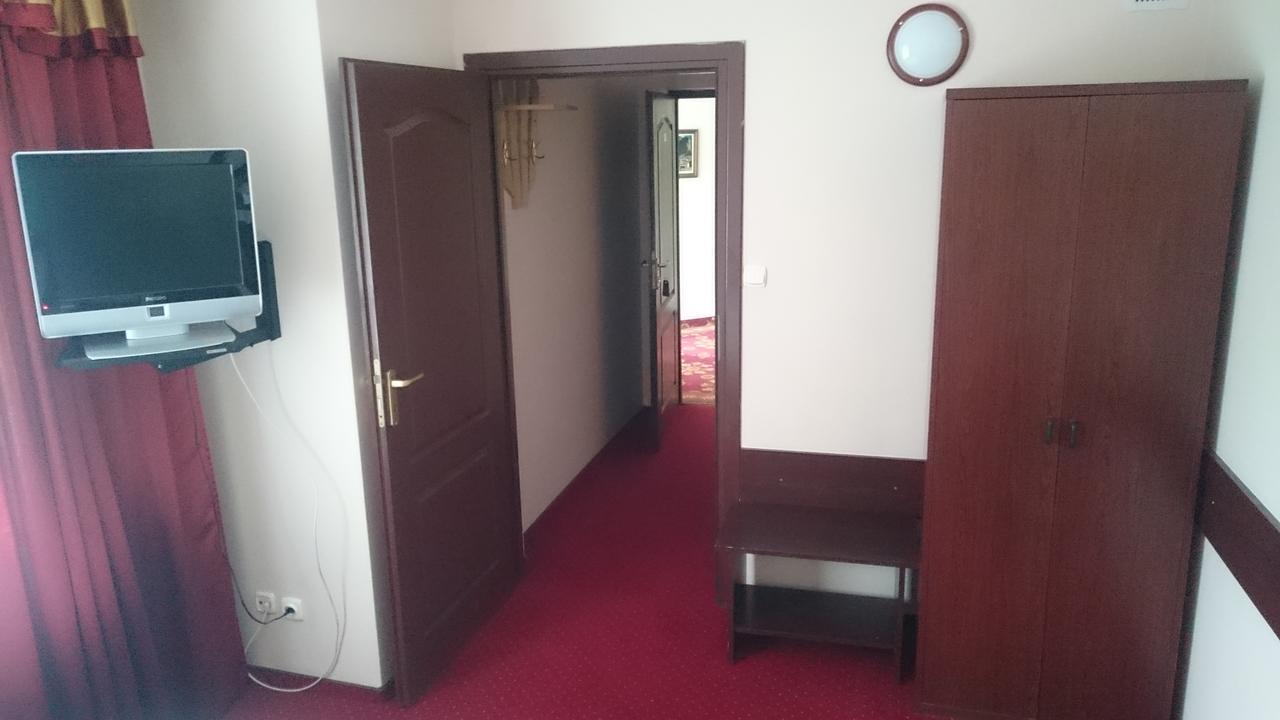 Hotel Relaks Wola Ducka Ngoại thất bức ảnh