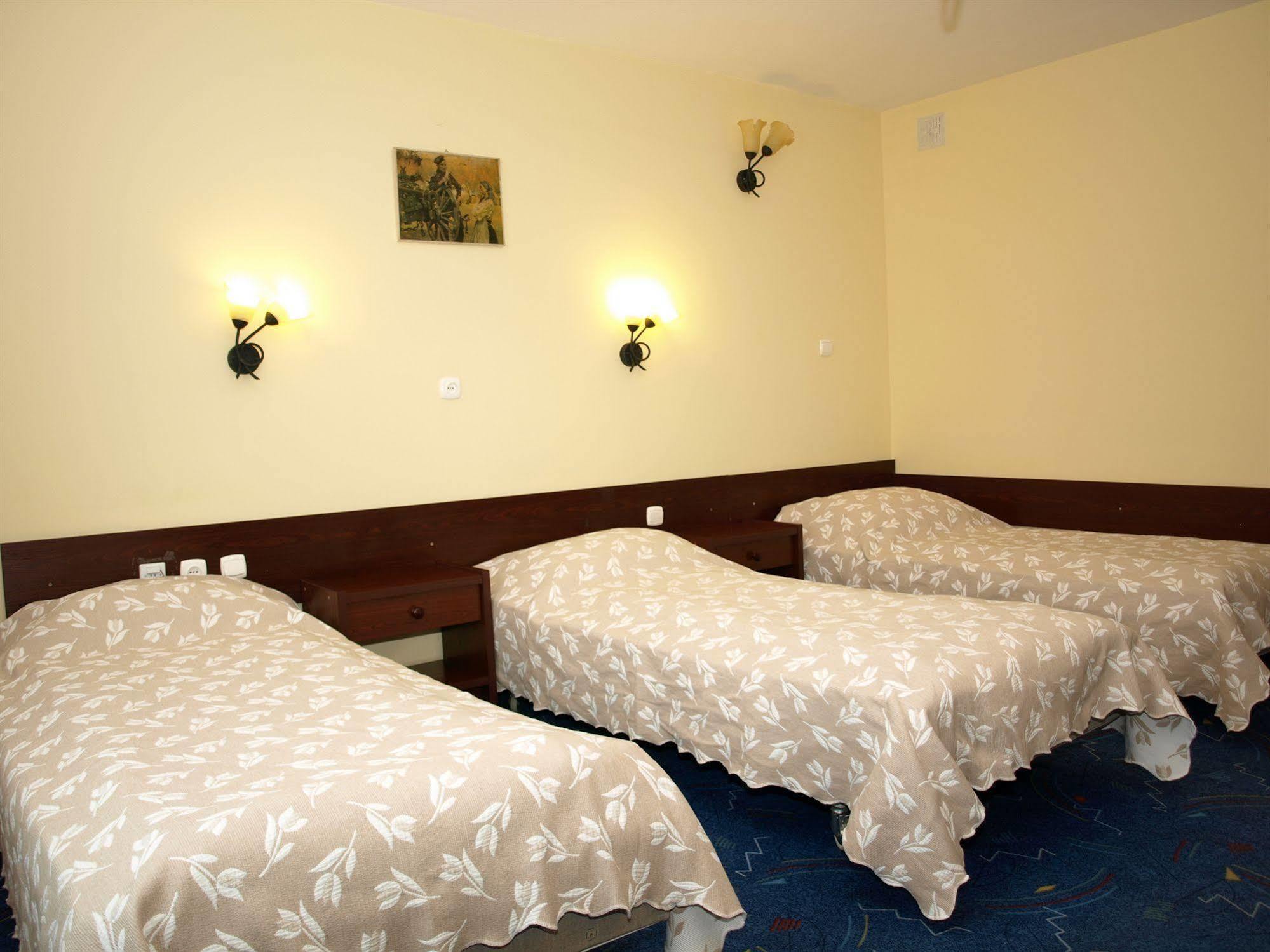 Hotel Relaks Wola Ducka Ngoại thất bức ảnh